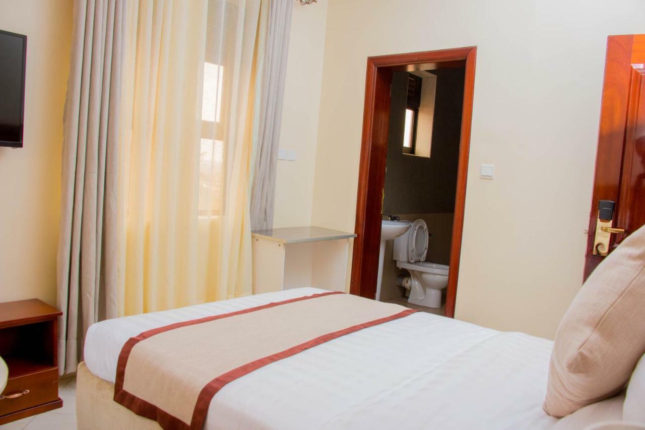 Jarin Hotel Кампала Екстериор снимка