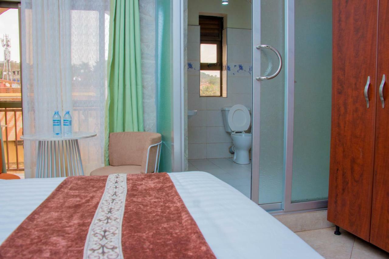 Jarin Hotel Кампала Екстериор снимка