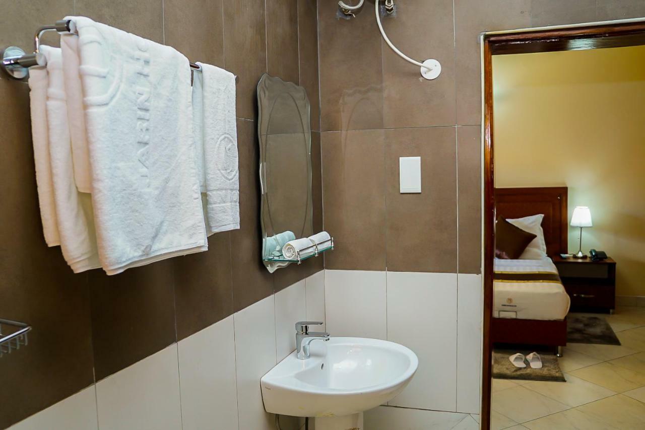 Jarin Hotel Кампала Екстериор снимка