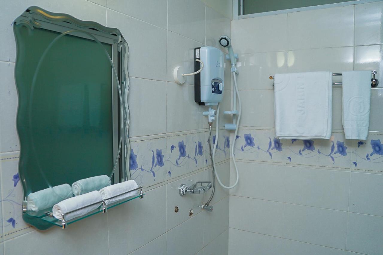 Jarin Hotel Кампала Екстериор снимка
